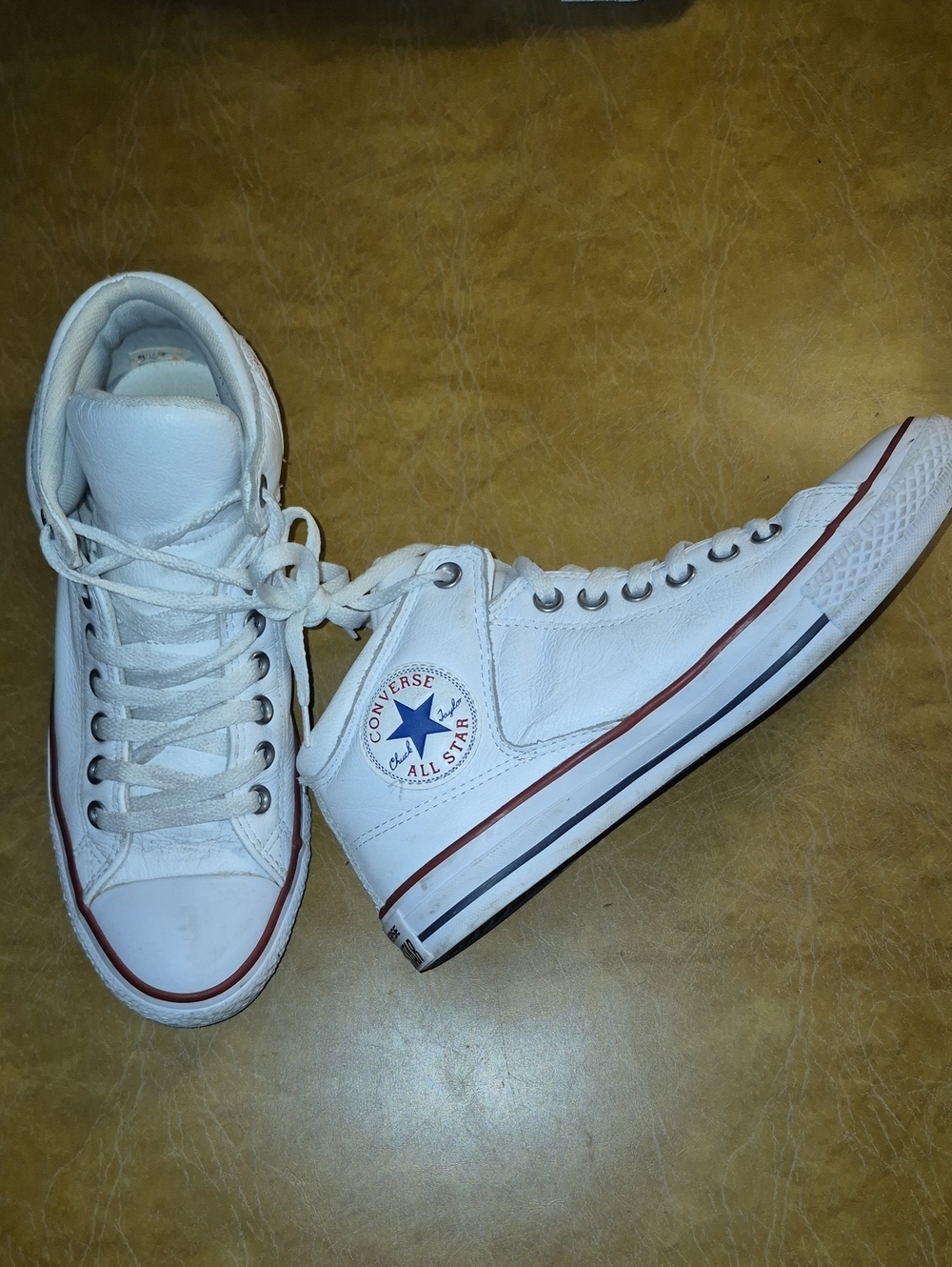 Mens Converse White High Top Leather Sneakers..size Mens 8